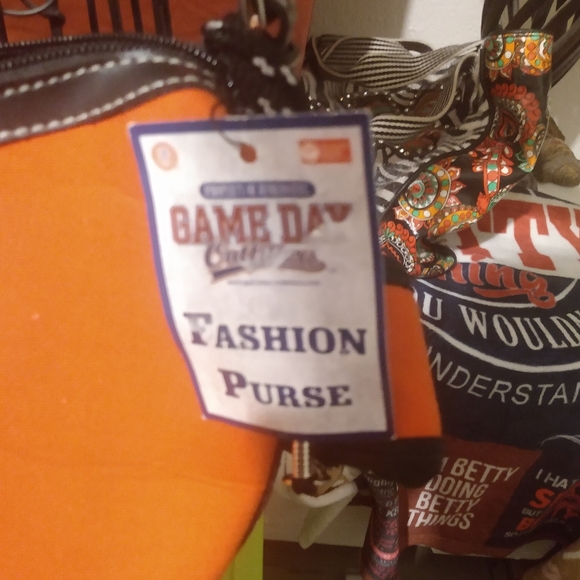 Texas Tech red raiders NWT ladies purse. - Picture 4 of 7